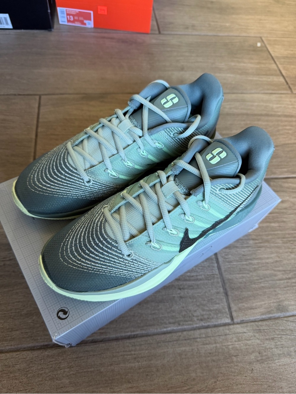 Nike Sabrina 3 ( box without lid)